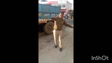 होशंगाबाद नगर: नर्मदापुरम: पुलिस लाइन में प्रधान आरक्षक का नशे में नाचने का वीडियो वायरल