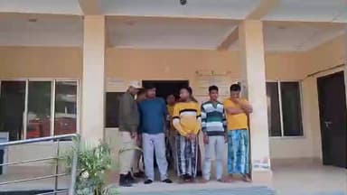 উত্তৰ লক্ষীমপুৰ: বঙালমৰা সোণাপুৰত আৰক্ষীক আক্ৰমণ কৰা কাণ্ডৰ লগত জৰিত ১০ জনক গ্ৰেপ্তাৰ নগৰৰ সদৰ থানাত