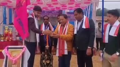 সাব্রুম: সাতচাঁদ দ্বাদশ শ্রেনী বিদ্যালয় মাঠে উপজাতি কল্যান দপ্তরের উদ্যোগে আয়োজিত ফুটবল টুর্নামেন্টের সূচনা হয়