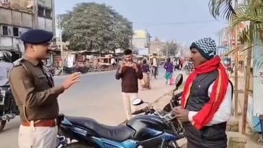 सूरजगढ़: सूरजगढ़ा पुलिस ने सड़क सुरक्षा को लेकर वाहन चालकों को किया जागरूक, जुर्माना भी वसूला