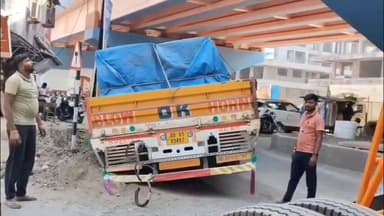 ઉમરગામ: સોળસુમ્બા રેલવે ઓવરબ્રિજ સર્વિસ રોડની વેઠથી અકસ્માત, વાહનચાલકો મુશ્કેલીમાં