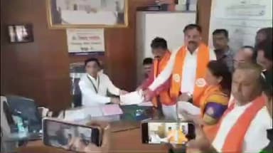 जळगाव: आ.किशोर पाटलांच्या उपस्थितीत जळगाव महापालिकेत शिवसेना शिंदे गटाच्या मातब्बर उमेदवारांचे अर्ज दाखल