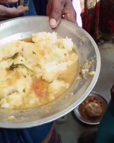 ಶೋರಾಪುರ: ನಗರದ ವಡ್ಡರ ಓಣಿ ಸರ್ಕಾರಿ ಕಿರಿಯ ಪ್ರಾಥಮಿಕ ಶಾಲೆ ಬಿಸಿಯೂಟದಲ್ಲಿ ಹಲ್ಲಿ ಪತ್ತೆ,ಮಕ್ಕಳಿಗೆ ಆಸ್ಪತ್ರೆಗೆ ದಾಖಲು