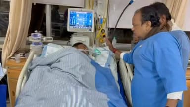 जामताड़ा: जामताड़ा विधायक सह मंत्री पहुंचे अस्पताल, गोलीकांड में घायल अमन वर्मा का जाना हाल, कहा- इलाज में न हो कोई कोताही