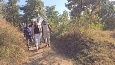 शुजालपुर: रीछोंदा खेड़ा में तेंदुए की दस्तक, वन विभाग का सर्च ऑपरेशन जारी, खेत में मिले हिरण के अवशेष