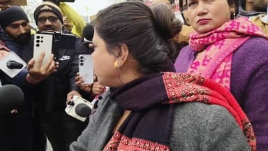 AWAAZ LIVE RUDRAPUR: अंकिता भंडारी को न्याय दिलाने के लिए सड़कों पर उतरे कांग्रेसी, शव यात्रा निकालकर लगाई आ#ग
#awaaz24x...