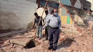 નડિયાદ: *નડિયાદમાં સરદાર પ્રતિમા પાસે કાંસ પરની દુકાનો ઉતાર્યા બાદ હવે 14 ફૂટ પહોળા કાંસની સફાઈ હાથ ધરાશે,ધારાસભ્ય એ આપી માહિતી.