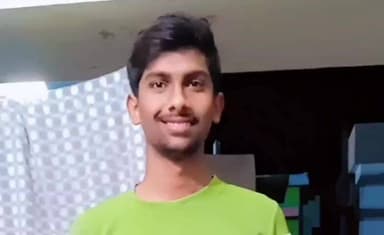 గిద్దలూరు: అర్ధవీడు మండలం వెలగలపాయ గ్రామానికి చెందిన ఇంటర్ విద్యార్థి వెంకట రాములు అదృశ్యం, పోలీసులకు ఫిర్యాదు చేసిన కుటుంబ సభ్యులు