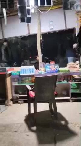 जालौन: जालौन नगर में दबंगों ने युवक के साथ की मारपीट, वीडियो सोशल मीडिया पर हुआ वायरल