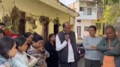 मंदसौर: गोल चौराहा पर कांग्रेस नेत्री के घर लगी आग, पूर्व विधायक ने अधिकारियों से की बात, जल्द पंचनामा बनाने को कहा