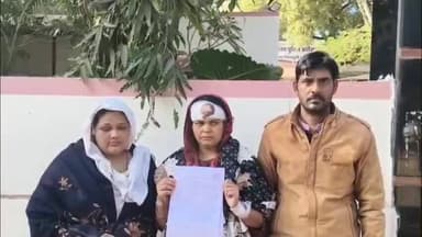 शिवपुरी नगर: करैरा में दबंगों का कहर: काजी मोहल्ला निवासी परिवार के साथ घर में घुसकर मारपीट, न्याय के लिए एसपी ऑफिस में गुहार