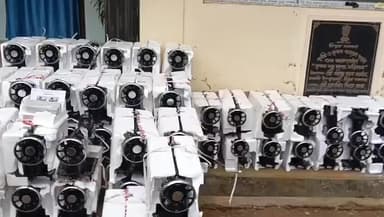 বিশালগড়: চড়িলাম ৯৩ জন মহিলার হাতে সেলাই মেশিন প্রদান