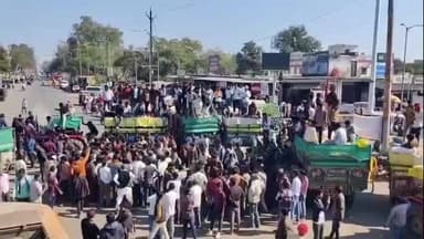 रायसेन: रायसेन में धान के दाम घटने से किसानों का आक्रोश, सागर-भोपाल मार्ग पर किया चक्काजाम