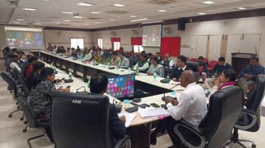 सीहोर नगर: कलेक्टर ने जिला पंचायत में भावांतर योजना की समीक्षा की, त्वरित भुगतान के दिए निर्देश