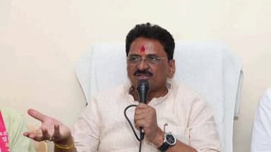 गंगाखेड: कंठेश्वर, हिवरा, देगाव येथील ग्रामस्थांच्या उपस्थित विकास कामासंदर्भात गंगाखेड येथे बैठक