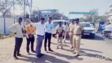 वाशिम: पुसद नाका उड्डाणपूल सर्व्हिस रोड बांधकामाच्या नियोजनाची जिल्हाधिकाऱ्यांकडून प्रत्यक्ष पाहणी