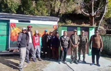 धारचूला: धारचूला की ग्राम दिप्ती के विद्यालय में भारतीय सेना ने दो शौचालय का निर्माण किया