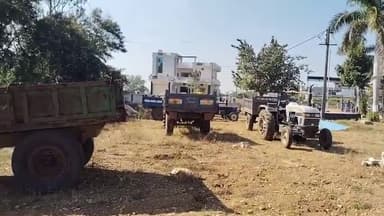 तुमसर: पवनारा येथे अवैध रेती वाहतूक करणारा ट्रॅक्टर तुमसर पोलिसांच्या ताब्यात, ट्रॅक्टर चालक मालका विरुद्ध गुन्हा दाखल