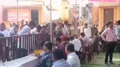 धुळे: धुळे मनपा निवडणूक: उमेदवारी अर्ज भरण्यासाठी इच्छुकांची झुंबड; रॅली आणि शक्तीप्रदर्शनाने शहरात राजकीय वातावरण तापले.