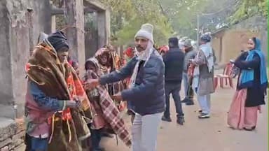 हंटरगंज: हंटरगंज प्रखंड में सरकारी स्तर पर कंबल वितरण शुरू, बिरहोर परिवारों को कंबल वितरित