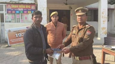 कालपी: कालपी कोतवाली पुलिस ने सर्विलांस टीम की मदद से खोए हुए 14 मोबाइल फोन बरामद किए, मोबाइल स्वामियों को सौंपे