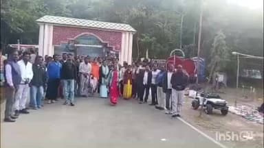 खरसावां: चिलकू के आकर्षणी मंदिर परिसर में वार्षिक पूजा व मेले को लेकर बैठक आयोजित, पूर्व विधायक भी हुए शामिल