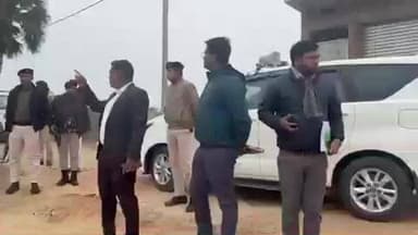 शेखपुरा: डीएम शेखर आनंद ने हसनगंज व पैन का निरीक्षण किया, कार्यों में तेज़ी और गुणवत्ता पर ज़ोर दिया