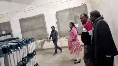 निवाड़ी: निवाड़ी कलेक्टर श्रीमती जमुना भिड़े ने अधिकारियों के साथ स्ट्रांग रूम का किया निरीक्षण, दिए निर्देश