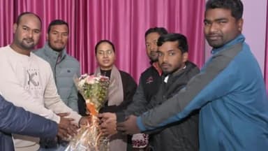 मांडर: नवनिर्वाचित युवा कांग्रेस नेताओं ने कृषि मंत्री शिल्पी नेहा तिर्की से की शिष्टाचार भेंट