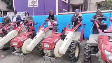 কান্দি: কান্দি ব্লক অফিস চত্বরে কৃষকদের হাতে কৃষি যন্ত্রপাতি বিতরণ, আধুনিক কৃষিতে উৎসাহ প্রশাসনের