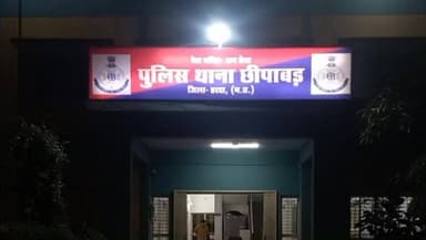 खिरकिया: रुनझुन गांव में सड़क हादसे में पान दुकानदार की मौत, पिकअप ने बाइक को टक्कर मारी