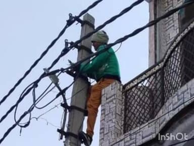 राजूरा: वीज वितरण विभाग नांदा फाटा येथे अनागोंदी कारभार गरिबांच्या संसारावर अंधाराचे सावट पूर्व सुद्धा न देता लाईन कपात