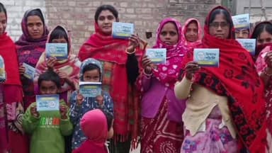 তেহট্ট ২: গোপীনাথপুর এলাকায় তৃণমূলের মহিলা বাহিনীর পক্ষ থেকে বাড়ি বাড়ি গিয়ে উন্নয়নের পাঁচালী কর্মসূচি