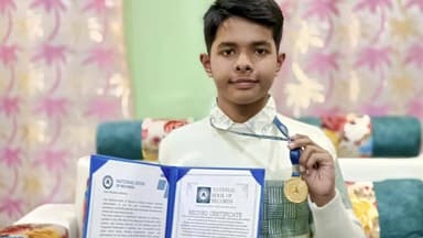 লক্ষীপুৰ: নেচনেল বুক অৱ ৰেকৰ্ডছত নাম অন্তৰ্ভূক্ত কৰি গোৱালপাৰা জিলালৈ গৌৰৱ কঢ়িয়াই আনিছে লক্ষীপুৰৰ ৰিজৱানুৰ ৰহমানে