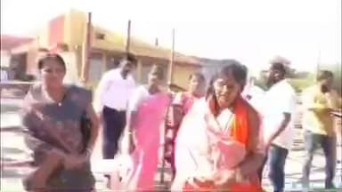 नांदेड: मुंबई हून थेट नांदेडमध्ये.उपमुख्यमंत्री एकनाथ शिंदे यांच्या निकटवर्तीयाच्या पत्नी यांनी वर्कशॉप येथे उमेदवारी अर्ज भरला