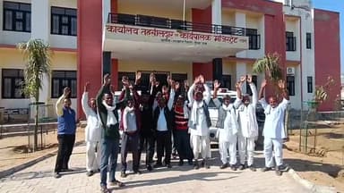 लवाण: लवाण कस्बे में कचरा संग्रहण केंद्र आबादी से दूर बनाने की मांग को लेकर ग्रामीणों ने किया प्रदर्शन, सौंपा ज्ञापन