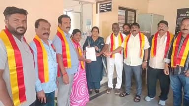 ಚಿಕ್ಕೋಡಿ: ಪಟ್ಟಣದಲ್ಲಿ ನಿಪ್ಪಾಣಿ ನಗರಸಭೆ ಅಧಿಕಾರಿಗಳ ವಿರುದ್ಧ ಕನ್ನಡಪರ ಸಂಘಟನೆಗಳ ಹೋರಾಟಗಾರರಿಂದ ಆಕ್ರೋಶ