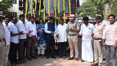 ಕೂಡ್ಲಿಗಿ: ಪಟ್ಟಣದಲ್ಲಿ ನೂತನ ಅಗ್ನಿಶಾಮಕ ವಾಹನಗಳಿಗೆ ಚಾಲನೆ ನೀಡಿದ ಶಾಸಕ ಶ್ರೀನಿವಾಸ್