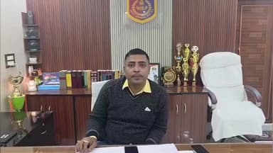 কৃষ্ণনগর ২: পাসপোর্ট ভেরিফিকেশনের জন্য দালাল চক্রের ফাঁদে পা না দেওয়ার আবেদন জানালেন ধুবুলিয়া থানার ওসি, সচেতন বার্ত এলাকাবাসীকে