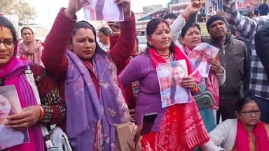 केन्द्रीय कृषि मंत्री शिवराज सिंह व मुख्य म॔त्री पुष्कर धामी के गौचर आगमन पर कांग्रेसियो ने किया विरोध-प्रदर्शन।
#congr...