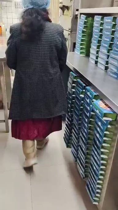 नव वर्ष को लेकर खाद्य सुरक्षा विभाग के द्वारा
नोएडा-ग्रेटर नोएडा में दर्जनों रेस्टोरेंटों पर छापेमारी की गई।इस दौरान सब...