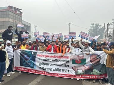 बांग्लादेश को मुस्लिम आतंकवादी देश घोषित किया जाये वेद नागर।
*आज वेद नागर राष्ट्रीय अध्यक्ष गौ रक्षा हिन्दू दल के नेतृत...