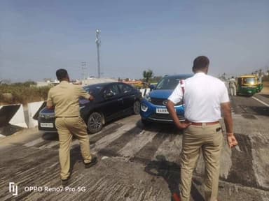 ಕನಕಪುರ: ತುಂಗಣಿ ಬೈಪಾಸ್ ರಸ್ತೆಯಲ್ಲಿ ಅಪರಾಧ ತಟೆ ಮಾಸಾಚರಣೆ ಹಿನ್ನೆಲೆ ಕರಪತ್ರ ಹಂಚಿಕೆ