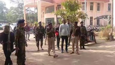 धनबाद/केंदुआडीह: धनबाद के वरीय पुलिस अधीक्षक प्रभात कुमार ने सदर थाना निर्माण कार्य का निरीक्षण किया