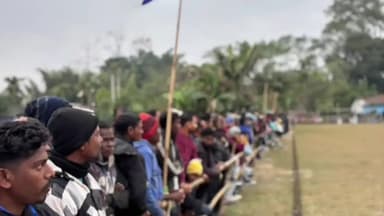 সোণাৰি: বৰপাত্ৰ চাহবাগিছা খেলপথাত প্ৰাইজমণি ফুটবল প্ৰতিযোগিতা উদ্ধোধনী অনুষ্ঠানত উপস্থিত থাকে জিলা কংগ্ৰেছৰ সভাপতি