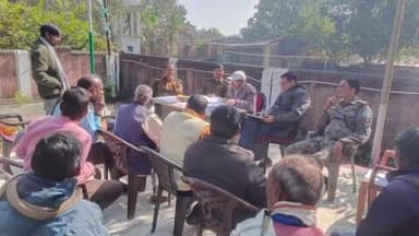 चिनिया: थाना दिवस पर चिनियां में ज़मीन विवादों का निपटारा, मौके पर ही चार मामलों का समाधान