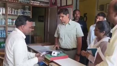 గాంధారి: ఫర్టిలైజర్ షాపును ఆకస్మికంగా తనిఖీ చేసిన, జిల్లా కలెక్టర్ ఆశిష్ సాంగ్వాన్, ధరల పట్టిక, టోల్ ఫ్రీ నంబర్లు ఉంచాలి