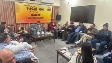 कोतवाली: भारतीय व्यापार महोत्सव की तैयारी को लेकर सांसद प्रवीण खंडेलवाल के नेतृत्व में हुई बैठक