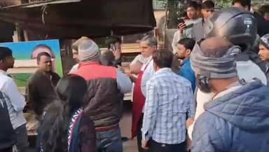 धनबाद/केंदुआडीह: हीरापुर में पति-पत्नी-वो का हाई वोल्टेज ड्रामा, सड़क पर हंगामा