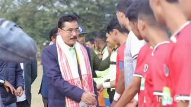 মৰিগাঁও: ক্ষীৰোদ বৰুৱা ষ্টেডিয়ামত অনুষ্ঠিত প্ৰয়াত মতিৰাম বৰা সোঁৱৰণী ফুটবল প্ৰতিযোগিতাত উপস্থিত তিৱা স্বায়ত্ত পৰিষদৰ চি, ই, এম